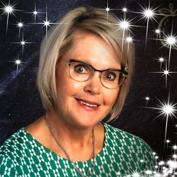 Meet your Posher, Tracy - Picture 1 of 1